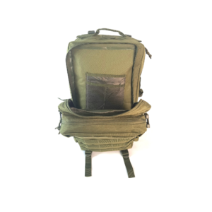 mochila de senderismo verde